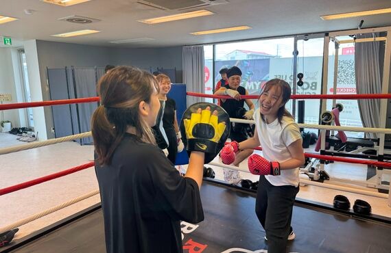 ボクシングをグループで通う！定コストで継続しやすい！RED LIFEボクシングジムの画像